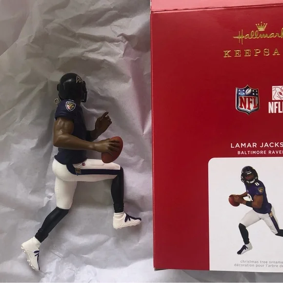 Lamar Jackson Hallmark Keepsake Ornament 2021 Baltimore Ravens Football - Picture 7 of 12